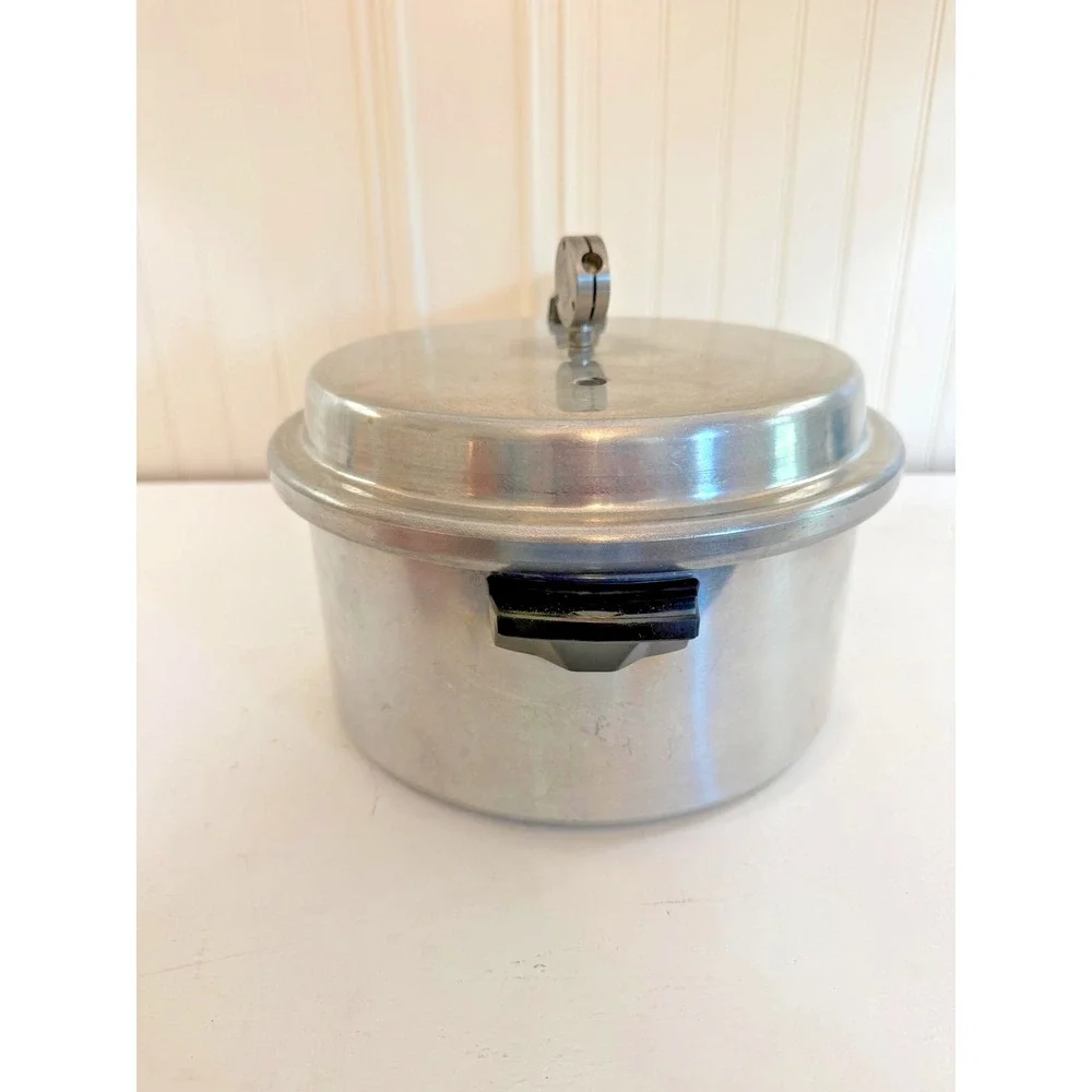 Vintage Mirro Mirro-Matic 6-Quart Stovetop Pressure Cooker Pan‎ Model M-0596